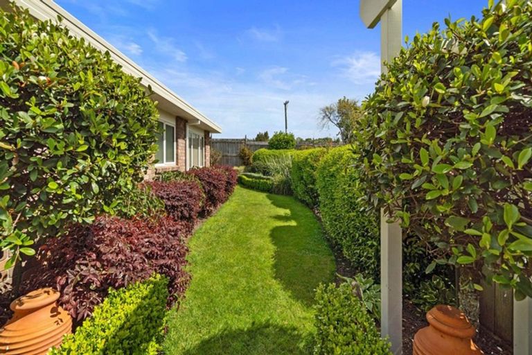 Photo of property in 16 Hidcote Place, Bethlehem, Tauranga, 3110
