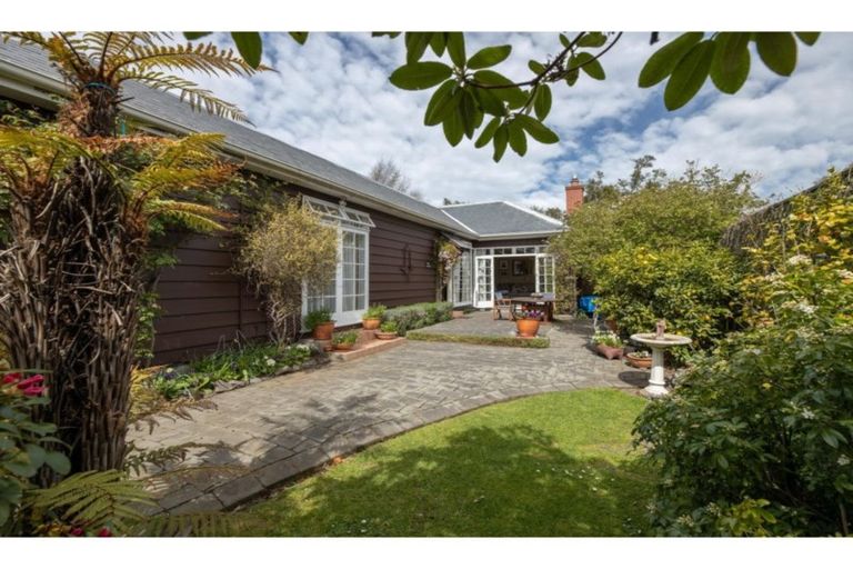 Photo of property in 105a Hinau Street, Riccarton, Christchurch, 8041