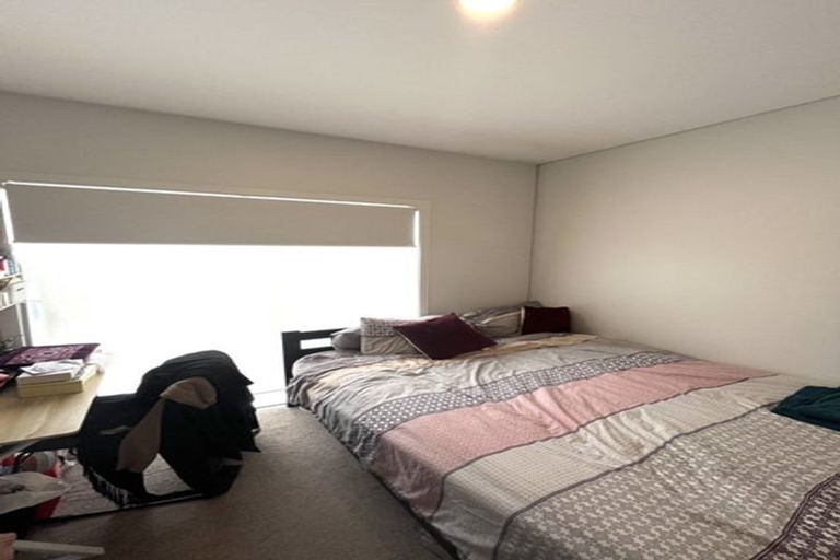 Photo of property in 6 Folkes Lane, New Lynn, Auckland, 0600