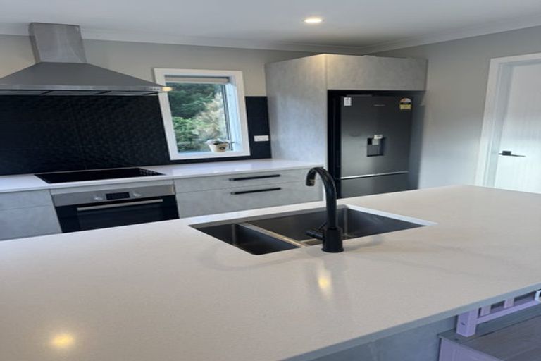 Photo of property in 92 Endeavour Drive, Whitby, Porirua, 5024