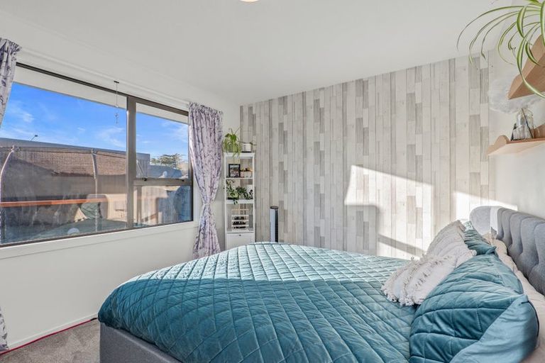 Photo of property in 2/17 Johns Road, Belfast, Christchurch, 8051