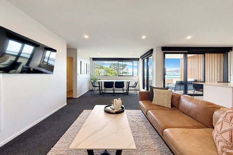 Photo of property in 56 Rangiora Avenue, Kaiwharawhara, Wellington, 6035