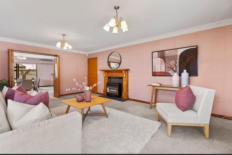 Photo of property in 3 Dresdan Court, Hokowhitu, Palmerston North, 4410