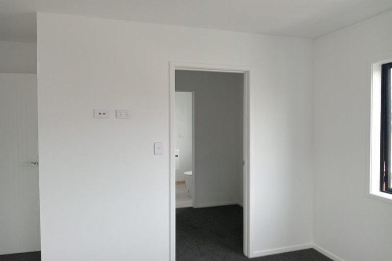 Photo of property in 216b Lake Road, Northcote, Auckland, 0627