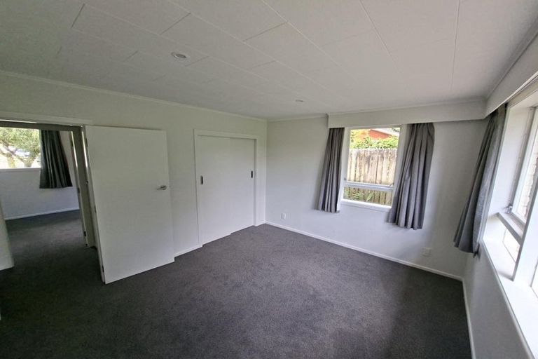 Photo of property in 18 Greenwood Place, Paraparaumu, 5032