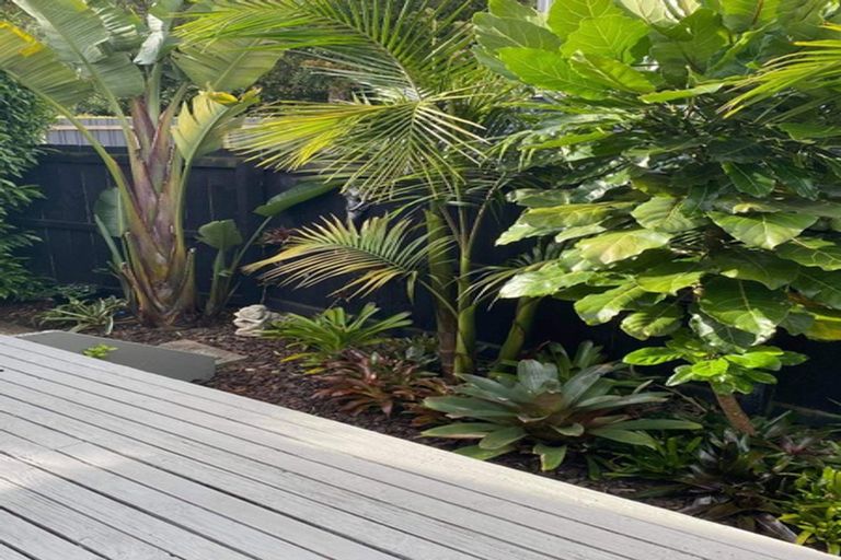 Photo of property in 5 Nicolas Avenue, Glen Eden, Auckland, 0602