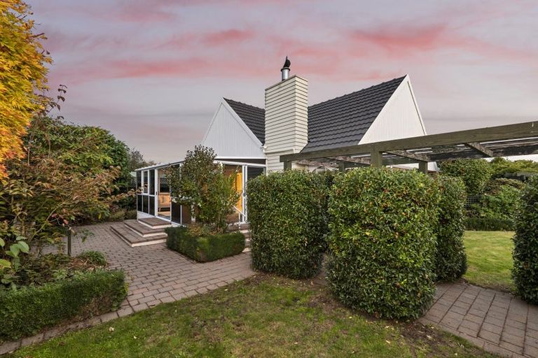 Photo of property in 8 Skye Place, Burnside, Christchurch, 8053