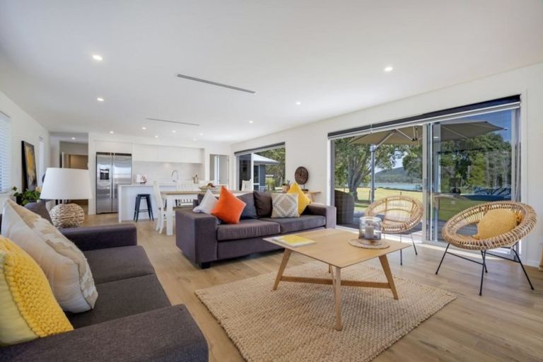 Photo of property in 71 Tangiteroria Lane, Pauanui, Hikuai, 3579