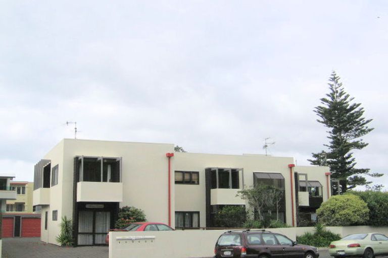 Photo of property in 1/2 Adams Avenue, Mount Maunganui, 3116