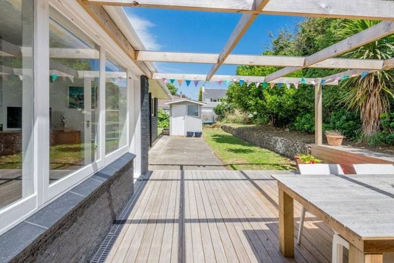 Photo of property in 75a Ocean Road, Paraparaumu Beach, Paraparaumu, 5032