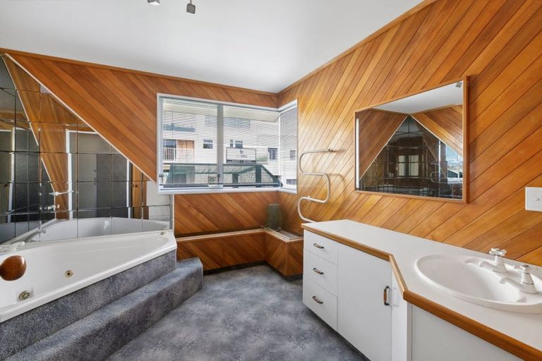 Photo of property in 5 Nobs Line, Strandon, New Plymouth, 4312