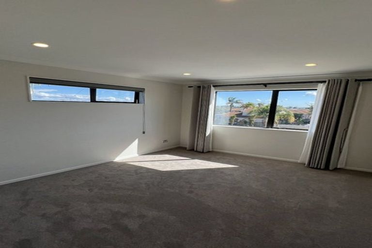 Photo of property in 35 Ksenia Drive, Flat Bush, Auckland, 2019