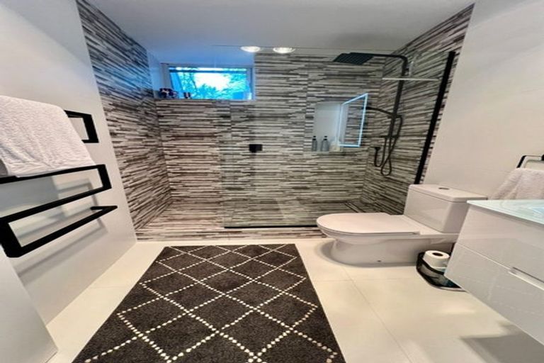 Photo of property in 2/22 Lansdowne Street, Bayswater, Auckland, 0622