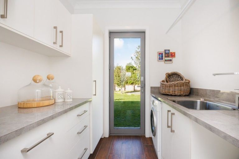 Photo of property in 12 Fleetwood Lane, Turitea, Palmerston North, 4472