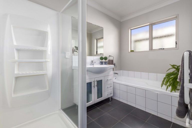 Photo of property in 31 Staithes Drive North, Whitby, Porirua, 5024