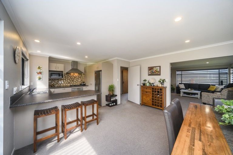 Photo of property in 78 Geneva Terrace, Kelvin Grove, Palmerston North, 4414