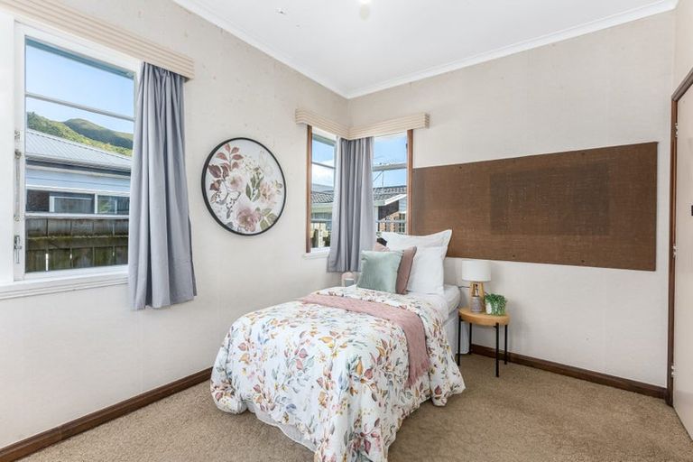 Photo of property in 28 Bauchop Road, Waterloo, Lower Hutt, 5011