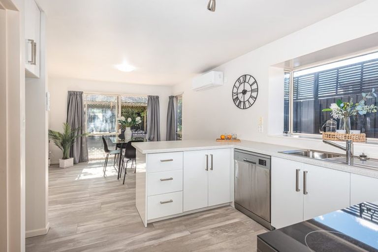 Photo of property in 116 Yaldhurst Road, Sockburn, Christchurch, 8042