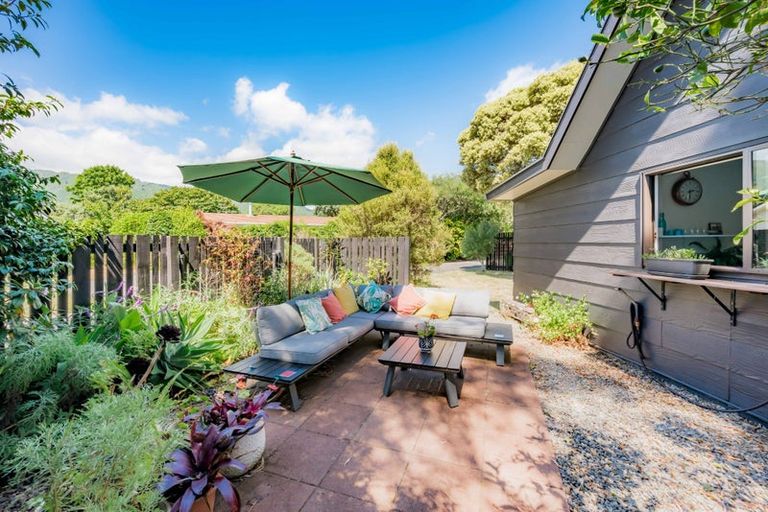 Photo of property in 10 Kanawa Street, Waikanae, 5036