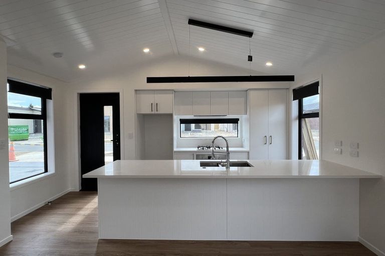 Photo of property in 24 Waruhia Crescent, Rototuna North, 3281
