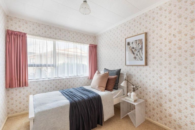 Photo of property in 11 Tukapa Street, Westown, New Plymouth, 4310