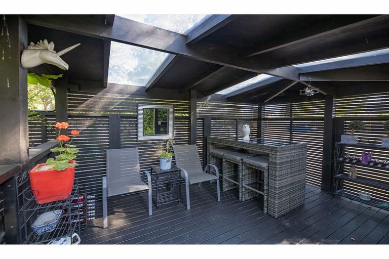 Photo of property in 439 Memorial Avenue, Burnside, Christchurch, 8053