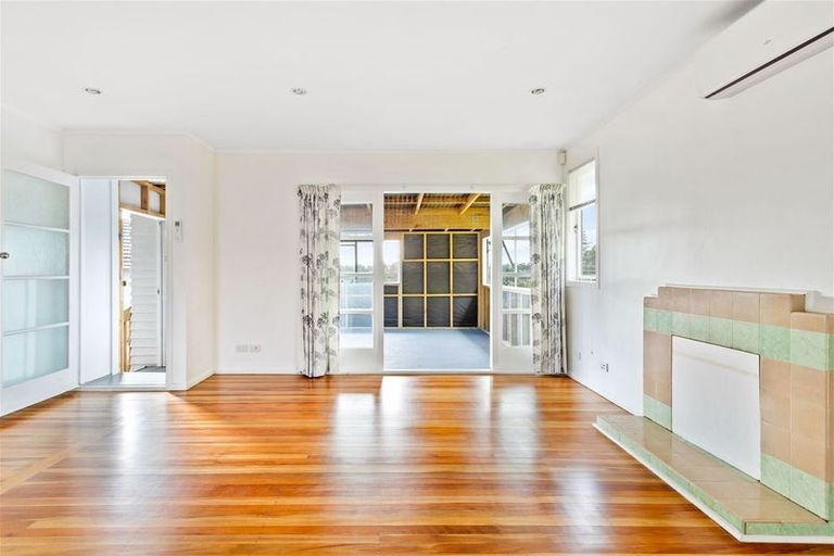 Photo of property in 22 Paton Avenue, Te Atatu South, Auckland, 0610