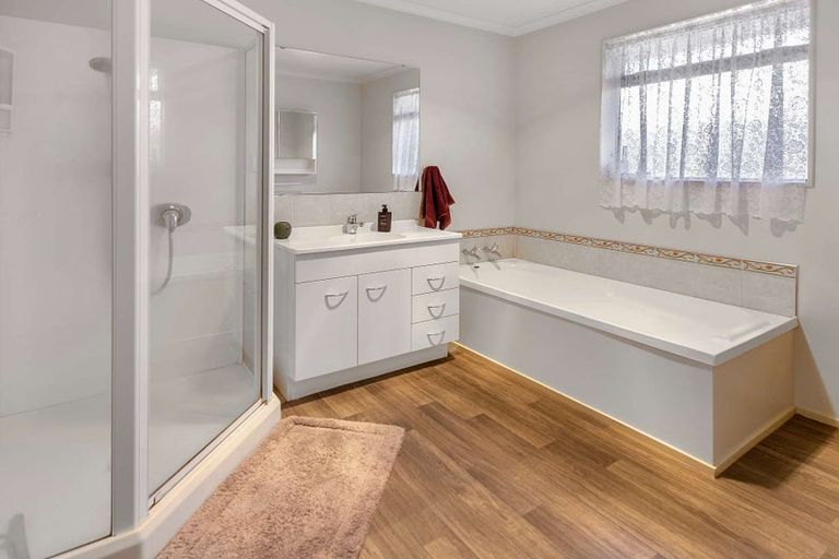 Photo of property in 23 Finchley Place, Hamilton East, Hamilton, 3216