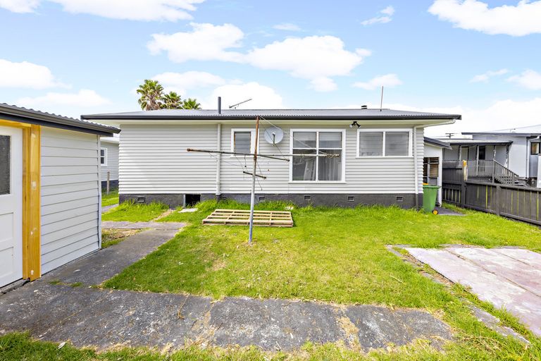 Photo of property in 4 Atkinson Avenue, Papatoetoe, Auckland, 2025