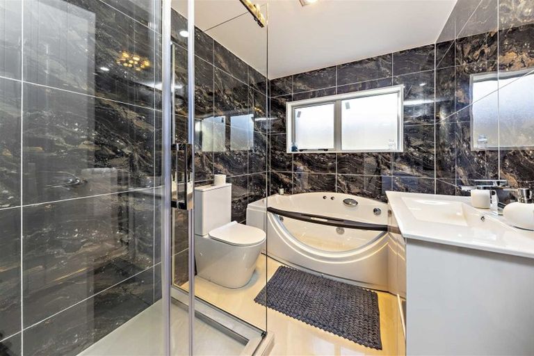 Photo of property in 18c Gardiner Grove, Mangere East, Auckland, 2024