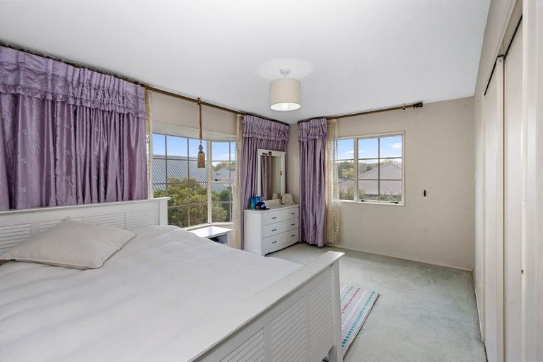 Photo of property in 25 Brockhall Lane, Avonhead, Christchurch, 8042