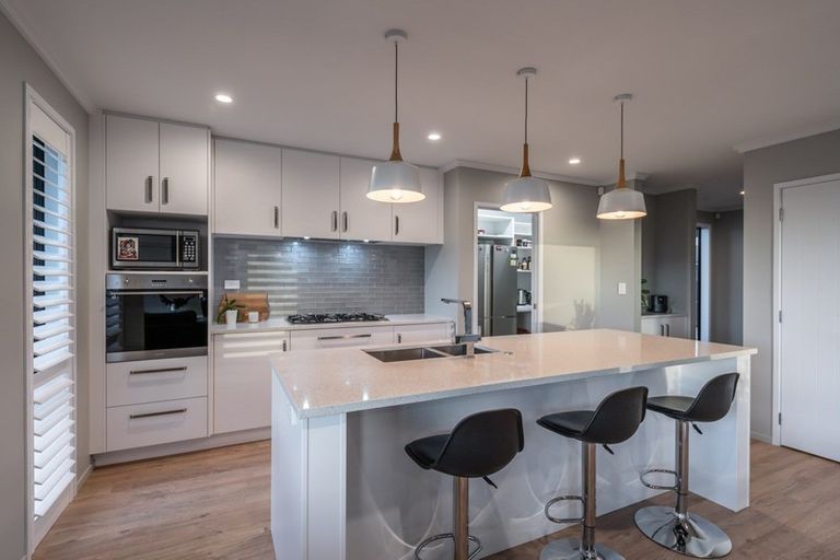 Photo of property in 33 Rose Leigh Drive, Cambridge, 3434