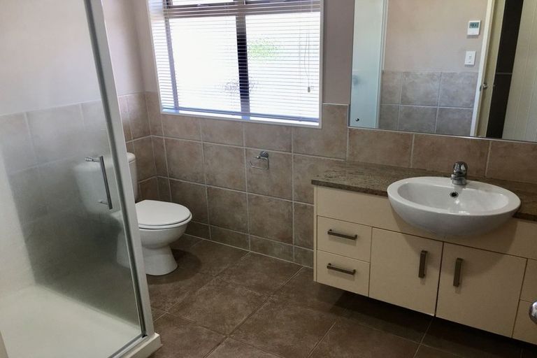 Photo of property in 8 Finbar Close, Flat Bush, Auckland, 2019