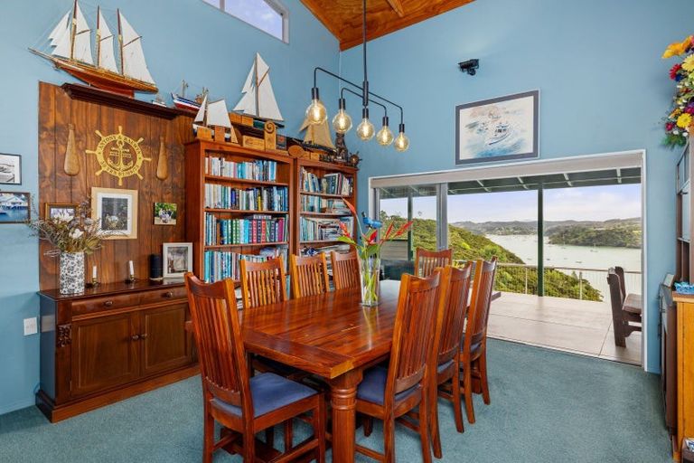 Photo of property in 104 Te Wahapu Road, Russell, 0272
