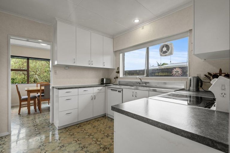 Photo of property in 28 Turakina Street, Westbrook, Palmerston North, 4412