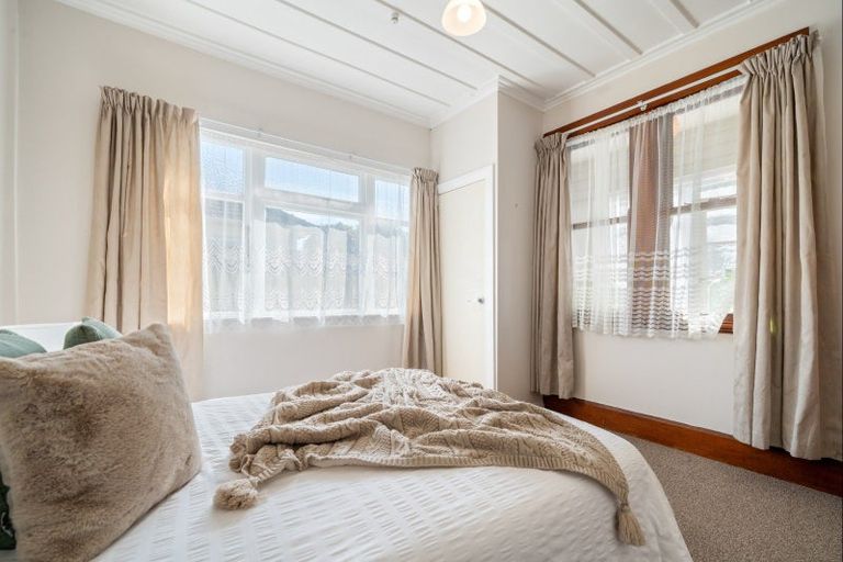 Photo of property in 44 Fitzroy Road, Fitzroy, New Plymouth, 4312