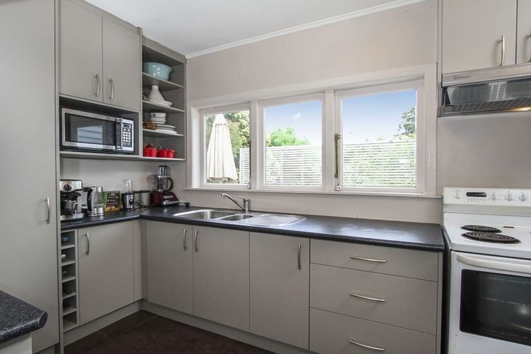 Photo of property in 59 Woodside Road, Massey, Auckland, 0614