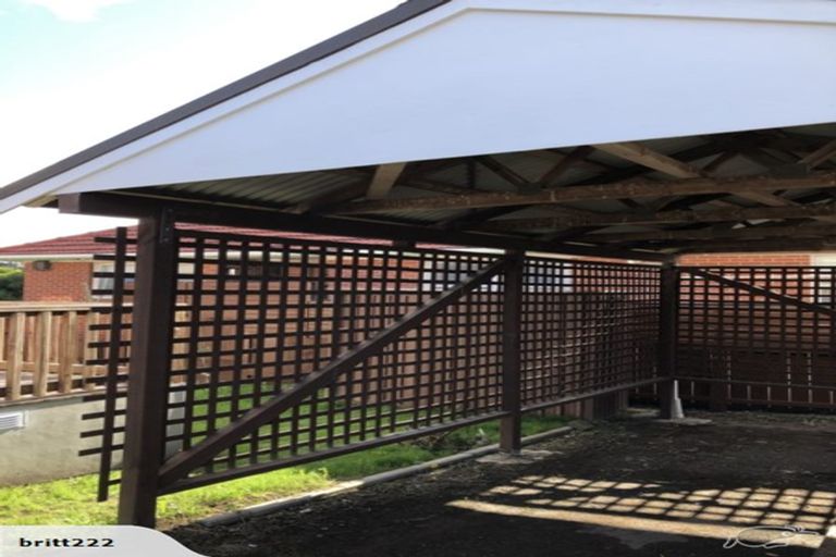 Photo of property in 28a Renata Crescent, Te Atatu Peninsula, Auckland, 0610