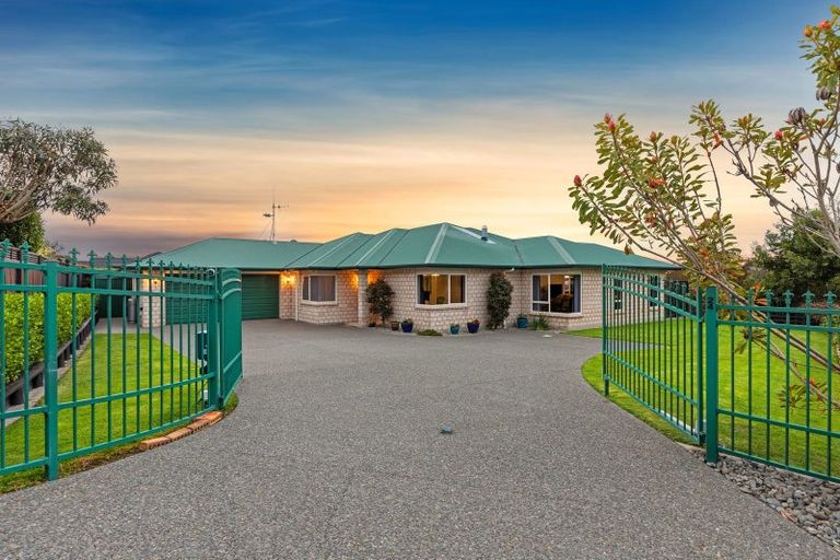 Photo of property in 24 Woodleigh Place, Ohauiti, Tauranga, 3112