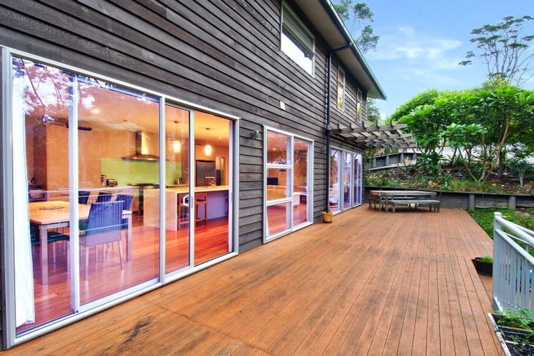 Photo of property in 20b Konini Road, Titirangi, Auckland, 0604