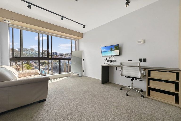 Photo of property in Vedado Apartments, 208/41u Hopper Street, Mount Cook, Wellington, 6011