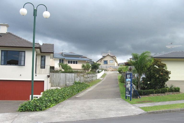 Photo of property in 38 Hogarth Rise, West Harbour, Auckland, 0618