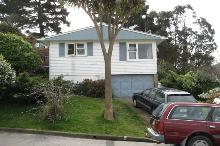 Photo of property in 8 Harlow Grove, Wainuiomata, Lower Hutt, 5014