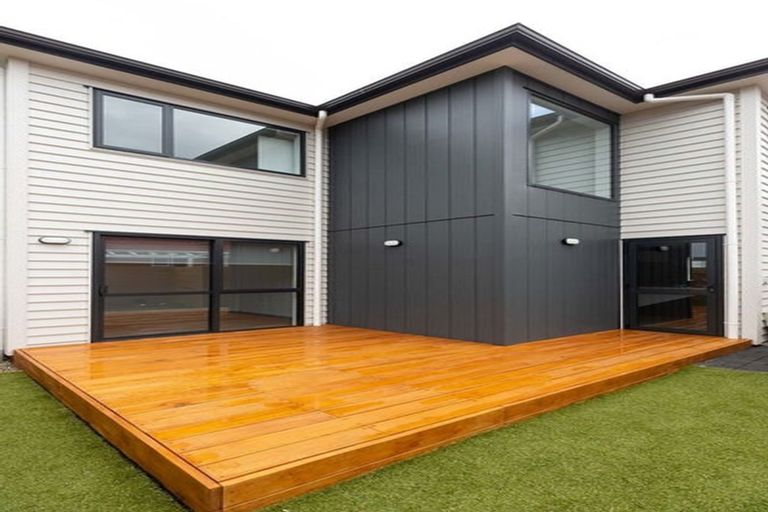 Photo of property in 57b Neil Avenue, Te Atatu Peninsula, Auckland, 0610