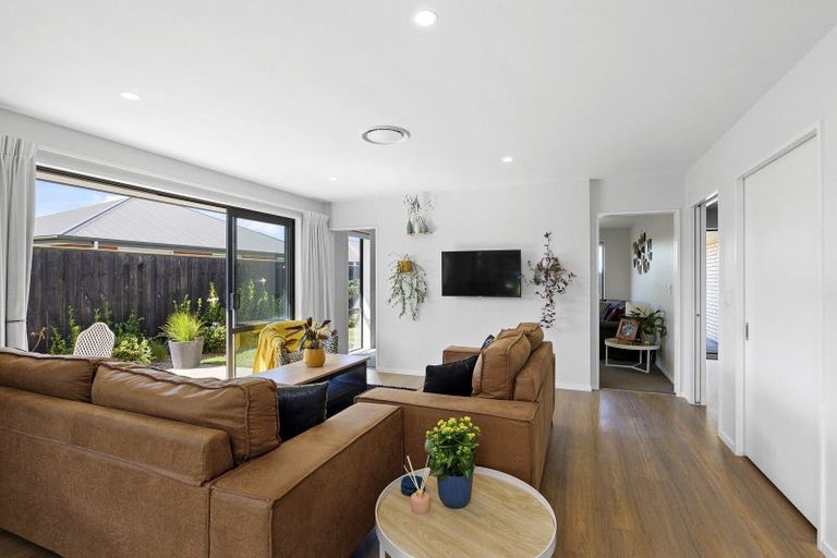 Photo of property in 16 Cherry Avenue, Darfield, 7510