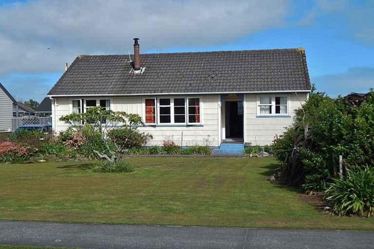 Photo of property in 56 Domett Street, Westport, 7825