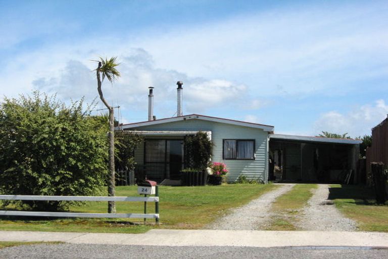 Photo of property in 24 Coates Street, Westport, 7825