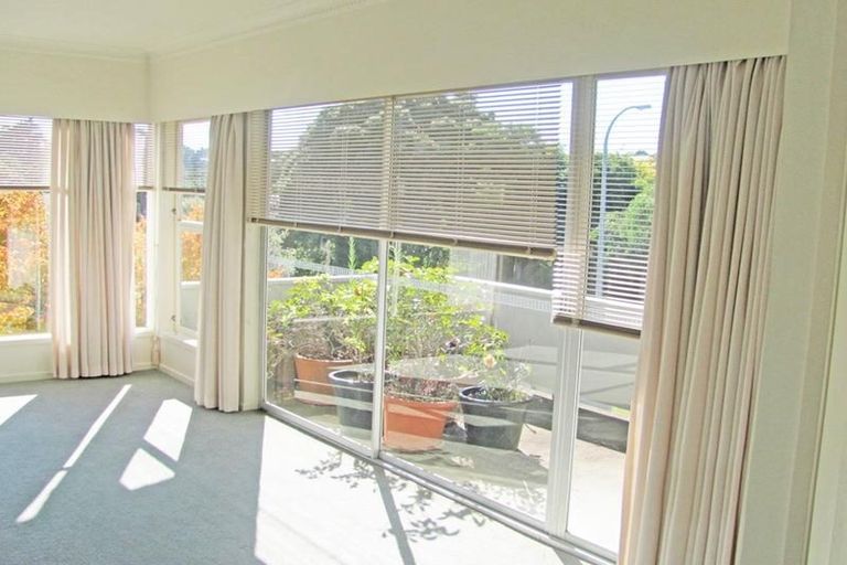 Photo of property in 10 Terrylyn Drive, Hillcrest, Auckland, 0627