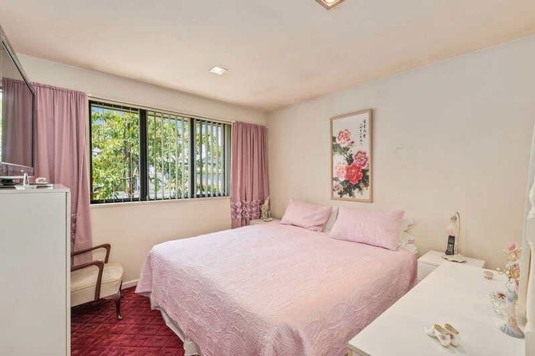 Photo of property in 65 Cleveland Street, Edgeware, Christchurch, 8013