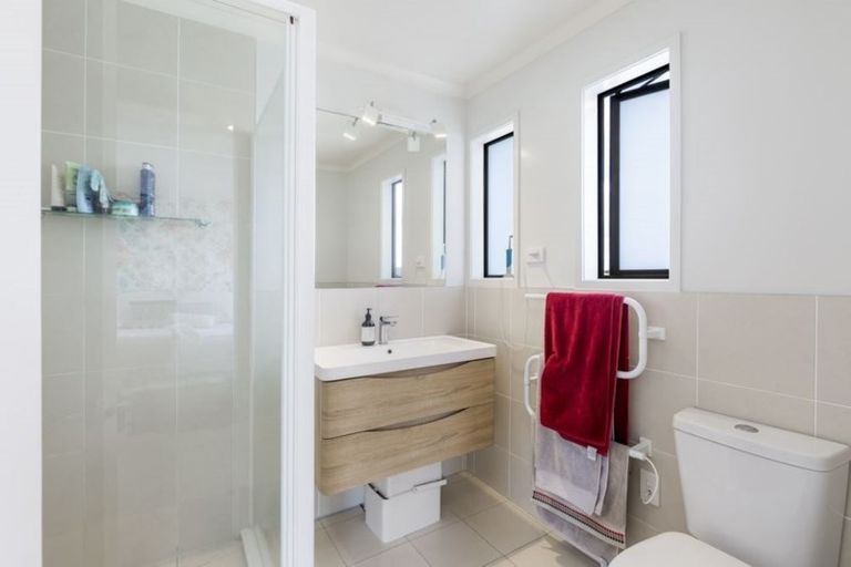 Photo of property in 28 Keepers Drive, Gulf Harbour, Whangaparaoa, 0930